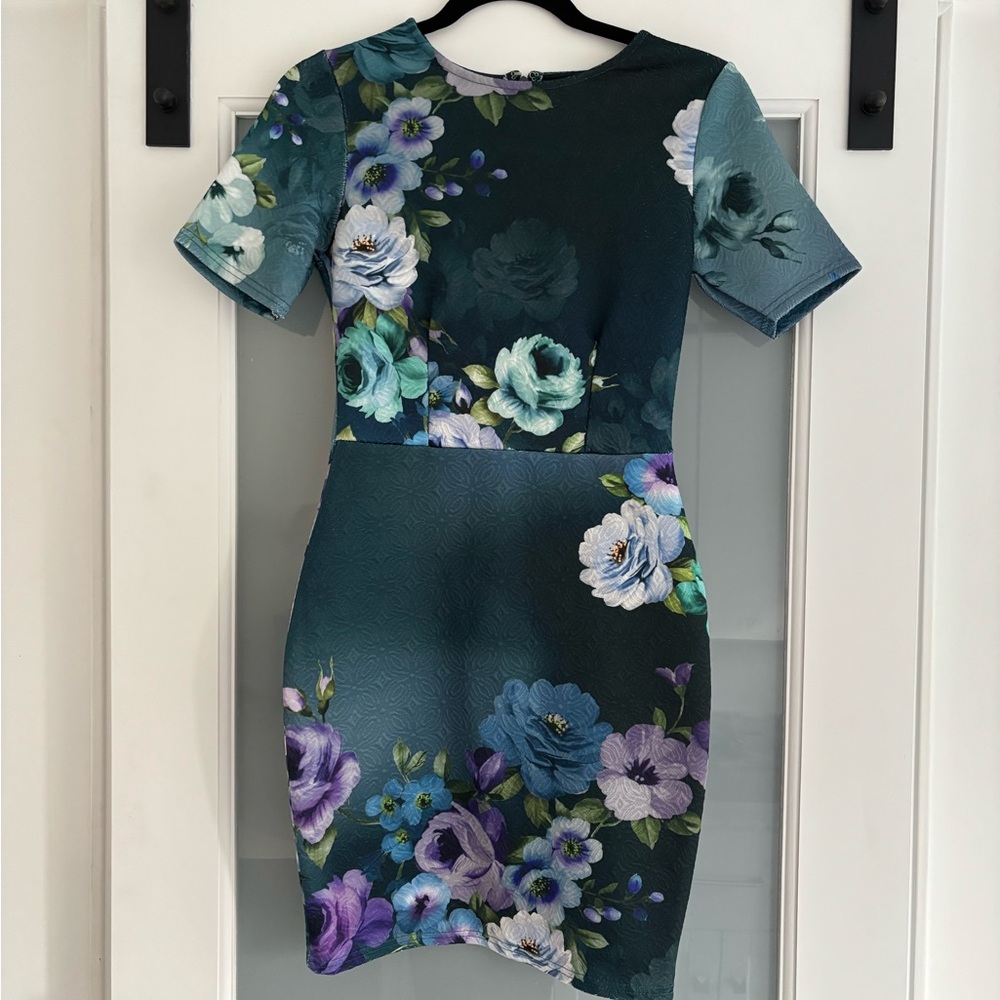 ASOS Green Bodycon Mini Dress with Crew Neck and Short Sleeves